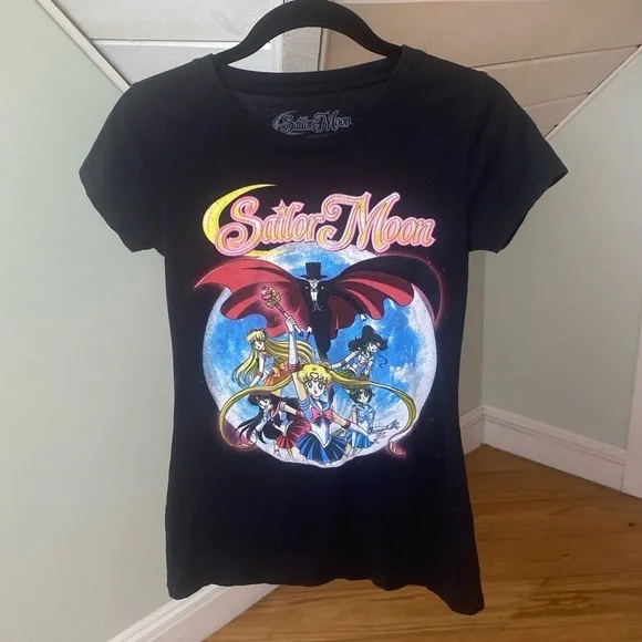 Sailor Moon Graphic T Small - Picture 3 of 10